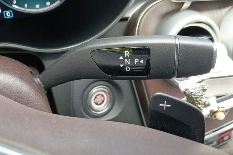 Used Mercedes-Benz GLC 2021 GLC 260 L 4MATIC Luxury Model Gear Lever
