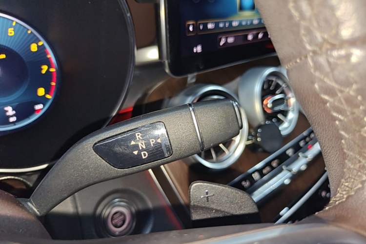 Used Mercedes-Benz GLC 2021 GLC 300 L 4MATIC Dynamic Model Gear Lever