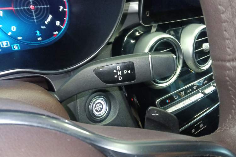 Used Mercedes-Benz GLC 2021 GLC 260 L 4MATIC Dynamic Edition Gear Lever