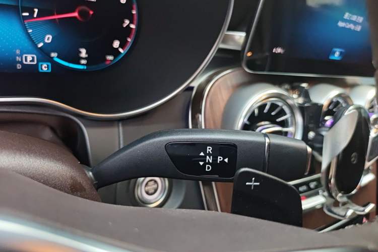 Used Mercedes-Benz GLC 2021 GLC 300 L 4MATIC Dynamic Model Gear Lever
