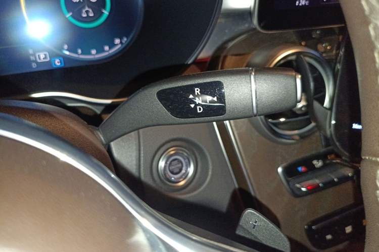 Used Mercedes-Benz GLC 2021 GLC 260 L 4MATIC Luxury Model Gear Lever