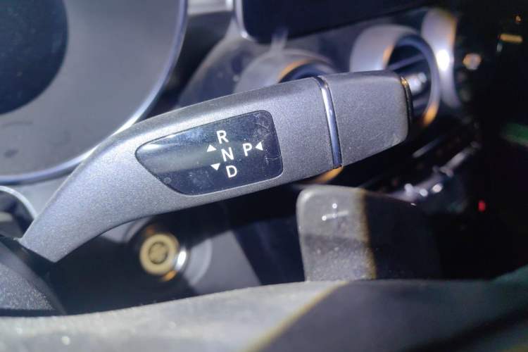Used Mercedes-Benz GLC 2021 GLC 260 L 4MATIC Dynamic Edition Gear Lever