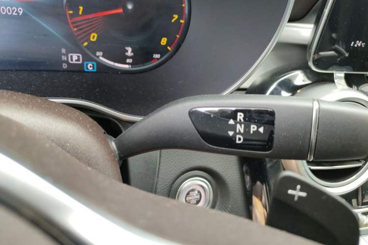 Used Mercedes-Benz GLC 2021 GLC 260 L 4MATIC Dynamic Edition Gear Lever