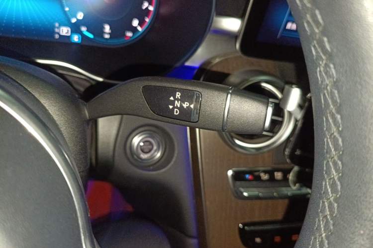 Used Mercedes-Benz GLC 2021 GLC 260 L 4MATIC Luxury Model Gear Lever