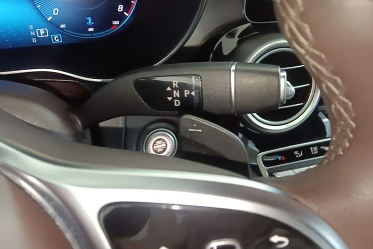 Used Mercedes-Benz GLC 2021 GLC 260 L 4MATIC Dynamic Edition Gear Lever