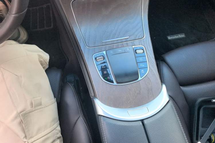 Used Mercedes-Benz GLC 2021 GLC 260 L 4MATIC Luxury Model Gear Lever