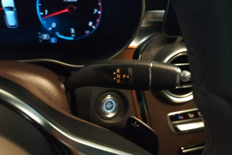 Used Mercedes-Benz GLC 2021 GLC 260 L 4MATIC Luxury Model Gear Lever