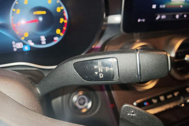 Used Mercedes-Benz GLC 2021 GLC 260 L 4MATIC Luxury Model Gear Lever