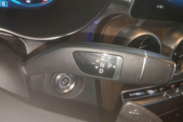 Used Mercedes-Benz GLC 2021 GLC 300 L 4MATIC Luxury Model Gear Lever
