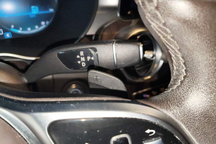 Used Mercedes-Benz GLC 2021 GLC 300 L 4MATIC Dynamic Model Gear Lever