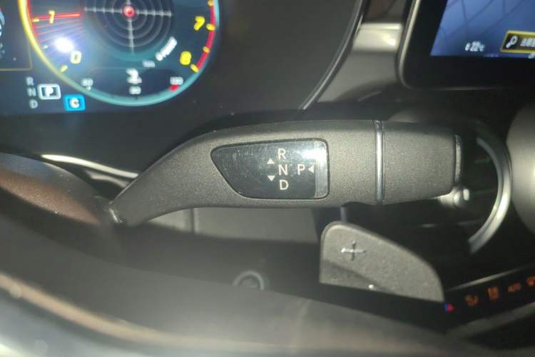 Used Mercedes-Benz GLC 2021 GLC 260 L 4MATIC Dynamic Edition Gear Lever