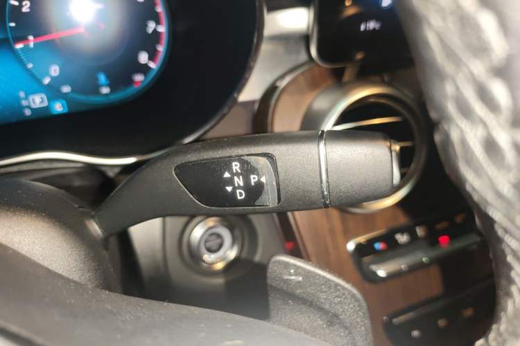 Used Mercedes-Benz GLC 2021 GLC 300 L 4MATIC Dynamic Model Gear Lever