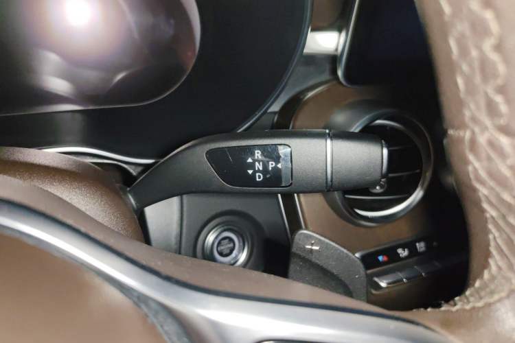 Used Mercedes-Benz GLC 2021 GLC 260 L 4MATIC Luxury Model Gear Lever