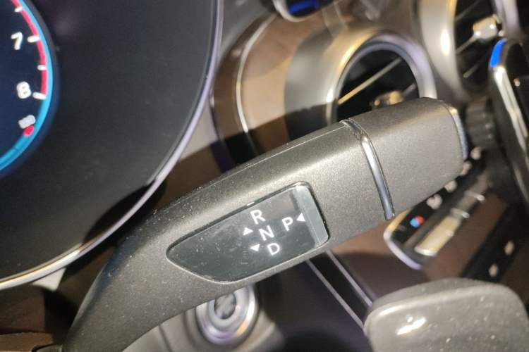 Used Mercedes-Benz GLC 2021 GLC 260 L 4MATIC Luxury Model Gear Lever