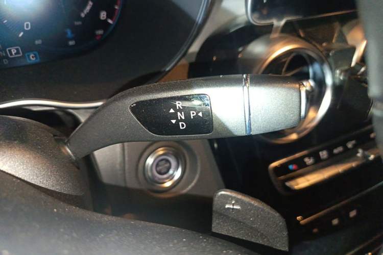 Used Mercedes-Benz GLC 2021 GLC 260 L 4MATIC Dynamic Edition Gear Lever
