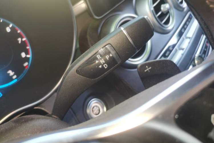 Used Mercedes-Benz GLC 2021 GLC 260 L 4MATIC Dynamic Edition Gear Lever