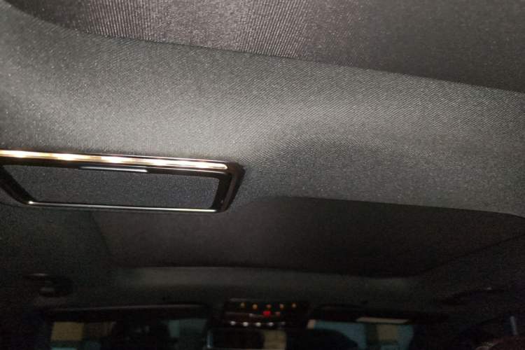 Used Mercedes-Benz GLC 2021 GLC 300 L 4MATIC Dynamic Model Headliner