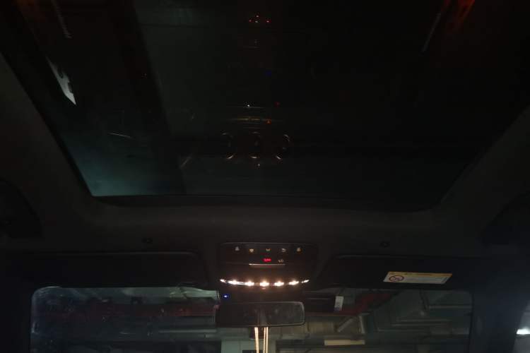 Used Mercedes-Benz GLC 2021 GLC 300 L 4MATIC Dynamic Model Headliner