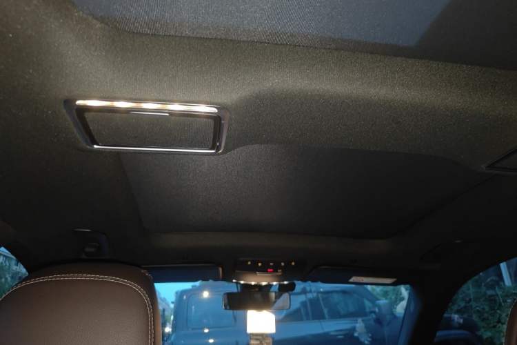 Used Mercedes-Benz GLC 2021 GLC 260 L 4MATIC Dynamic Edition Headliner