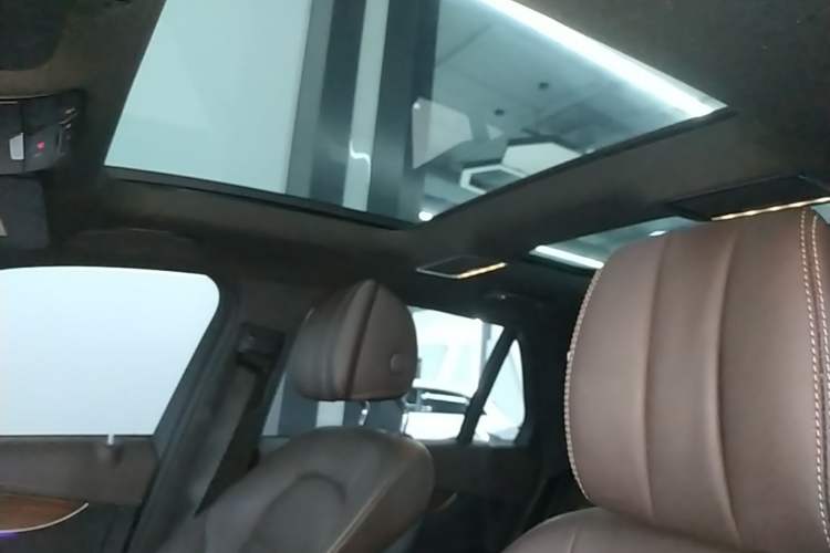 Used Mercedes-Benz GLC 2021 GLC 300 L 4MATIC Dynamic Model Headliner
