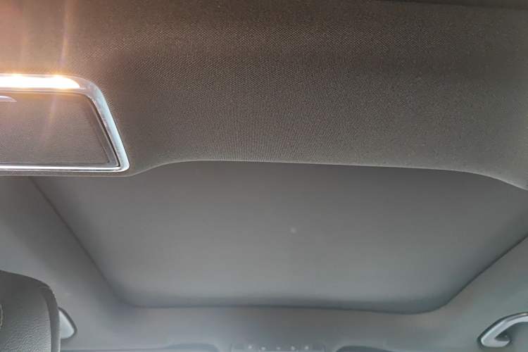 Used Mercedes-Benz GLC 2021 GLC 300 L 4MATIC Dynamic Model Headliner