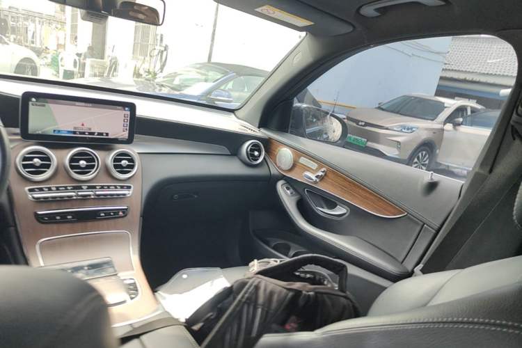 Used Mercedes-Benz GLC 2021 GLC 300 L 4MATIC Dynamic Model Headliner