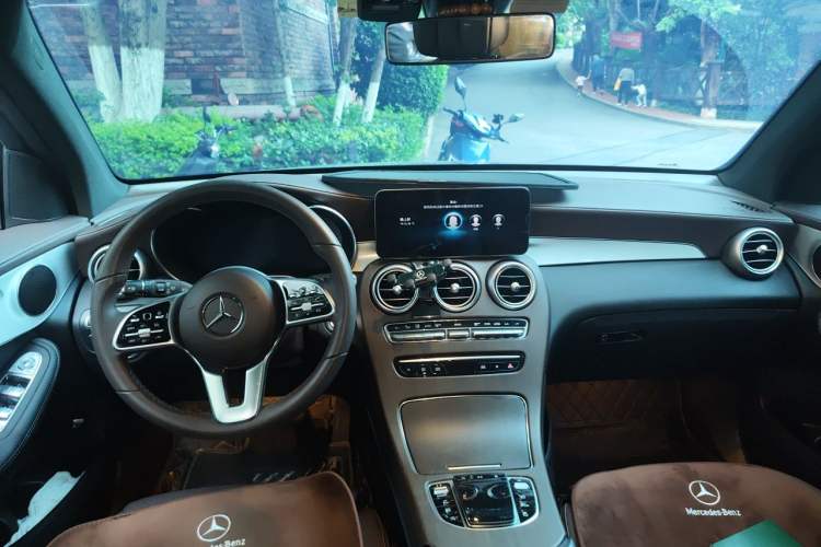 Used Mercedes-Benz GLC 2021 GLC 260 L 4MATIC Dynamic Edition Headliner