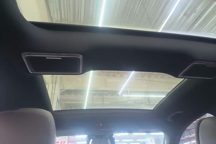 Used Mercedes-Benz GLC 2021 GLC 300 L 4MATIC Dynamic Model Headliner