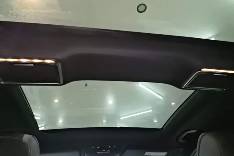 Used Mercedes-Benz GLC 2021 GLC 300 L 4MATIC Dynamic Model Headliner
