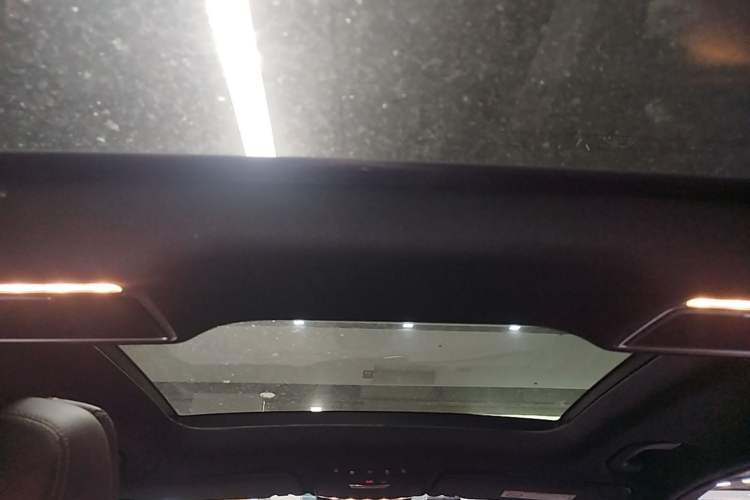 Used Mercedes-Benz GLC 2021 GLC 300 L 4MATIC Dynamic Model Headliner