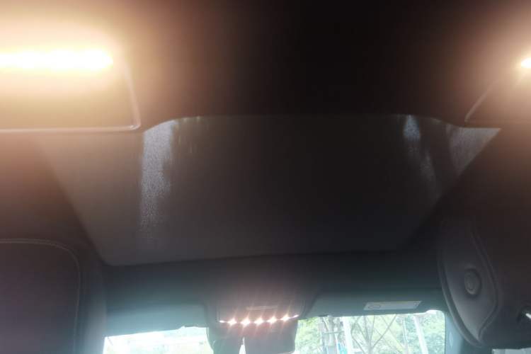 Used Mercedes-Benz GLC 2021 GLC 300 L 4MATIC Dynamic Model Headliner