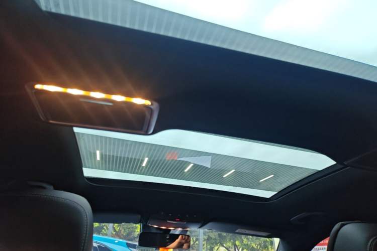 Used Mercedes-Benz GLC 2021 GLC 300 L 4MATIC Dynamic Model Headliner
