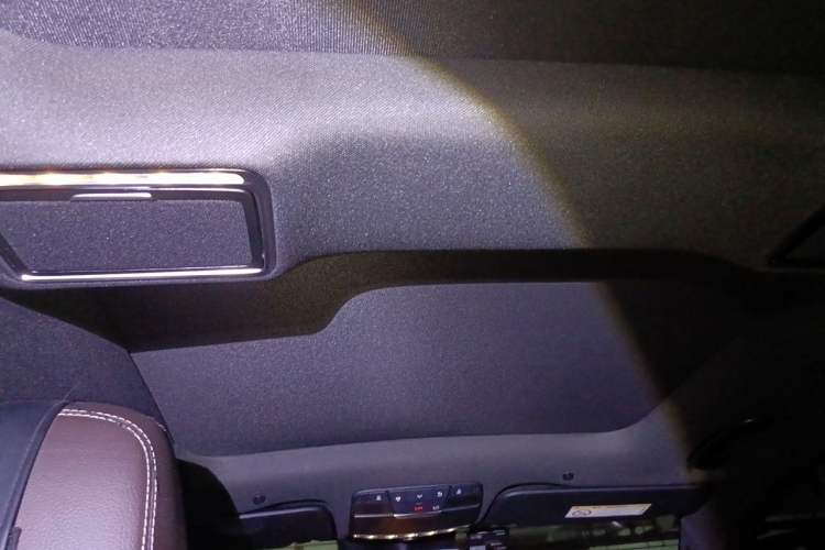 Used Mercedes-Benz GLC 2021 GLC 300 L 4MATIC Dynamic Model Headliner