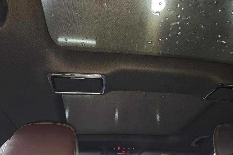 Used Mercedes-Benz GLC 2021 GLC 300 L 4MATIC Dynamic Model Headliner