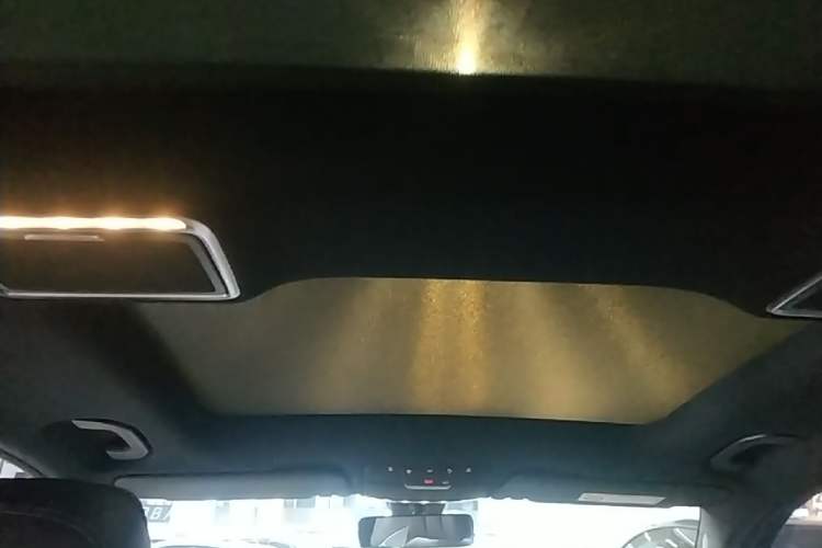 Used Mercedes-Benz GLC 2021 GLC 260 L 4MATIC Dynamic Edition Headliner