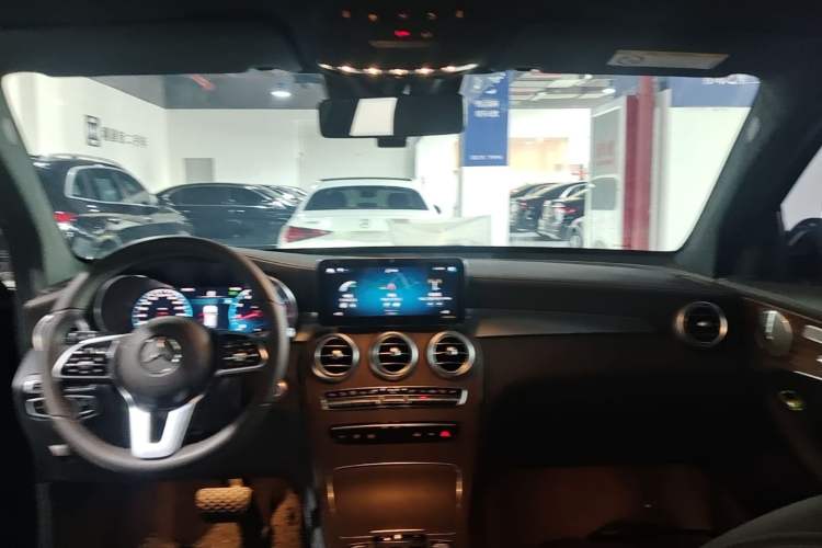 Used Mercedes-Benz GLC 2021 GLC 300 L 4MATIC Dynamic Model Headliner