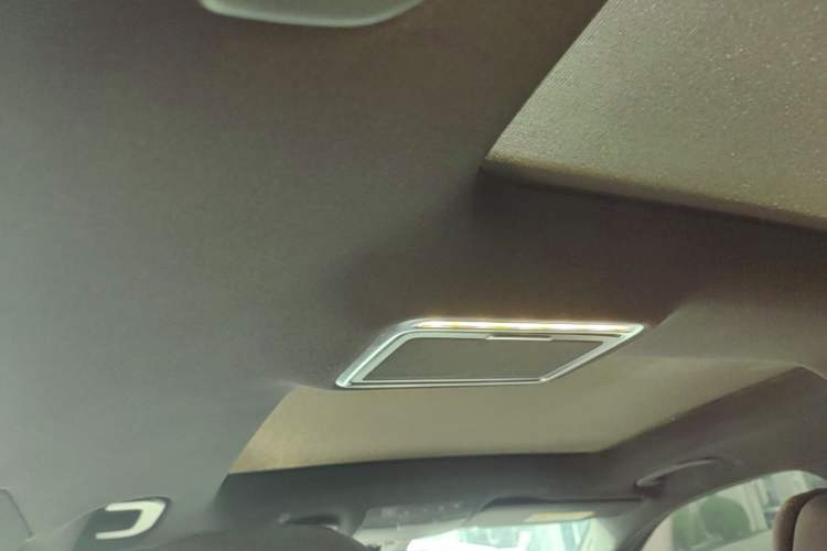 Used Mercedes-Benz GLC 2021 GLC 300 L 4MATIC Dynamic Model Headliner