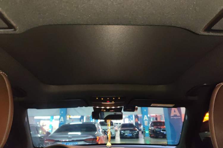 Used Mercedes-Benz GLC 2021 GLC 300 L 4MATIC Dynamic Model Headliner
