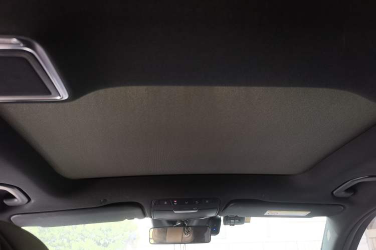 Used Mercedes-Benz GLC 2021 GLC 300 L 4MATIC Dynamic Model Headliner