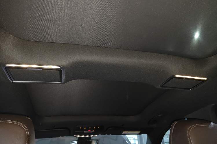 Used Mercedes-Benz GLC 2021 GLC 260 L 4MATIC Dynamic Edition Headliner