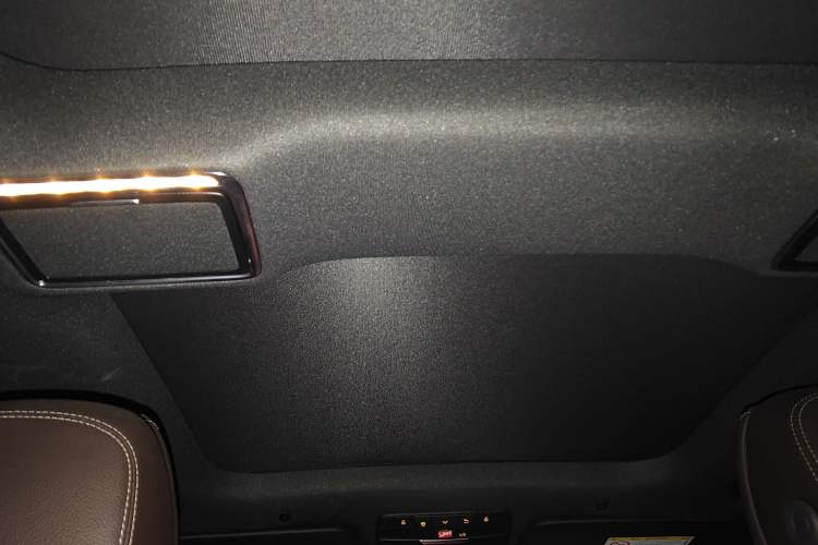 Used Mercedes-Benz GLC 2021 GLC 300 L 4MATIC Dynamic Model Headliner