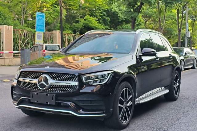 Ojetý Mercedes-Benz GLC 2021 GLC 300 L 4MATIC Dynamic Model