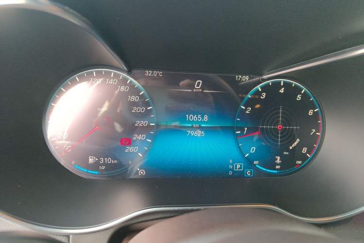 Used Mercedes-Benz GLC 2021 GLC 260 L 4MATIC Luxury Model Instrument Cluster