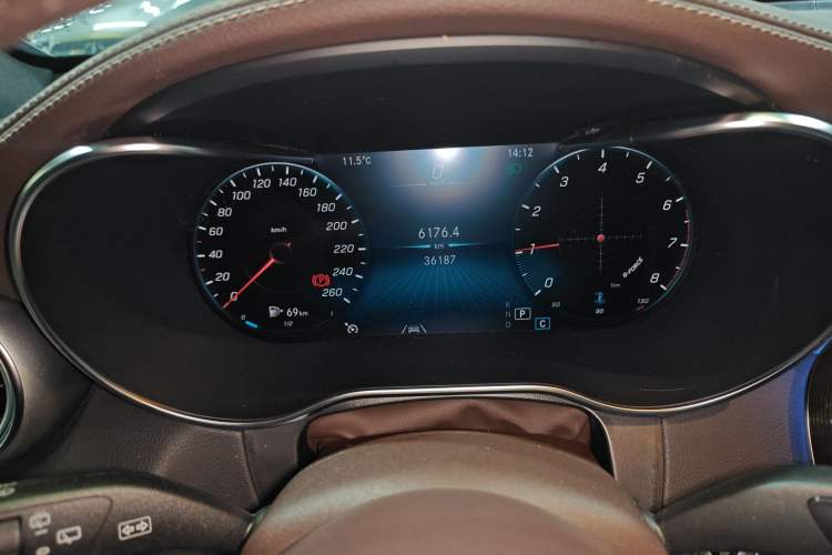 Used Mercedes-Benz GLC 2021 GLC 300 L 4MATIC Dynamic Model Instrument Cluster