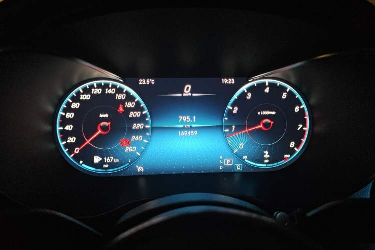 Used Mercedes-Benz GLC 2021 GLC 260 L 4MATIC Luxury Model Instrument Cluster
