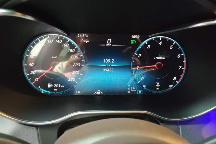 Used Mercedes-Benz GLC 2021 GLC 300 L 4MATIC Dynamic Model Instrument Cluster