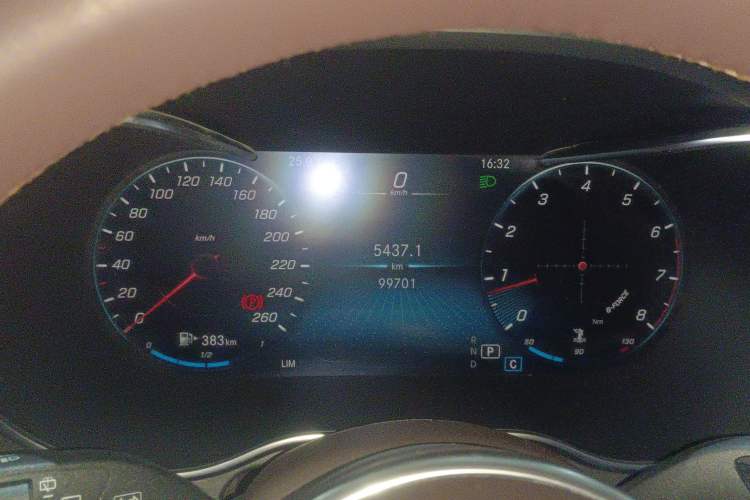 Used Mercedes-Benz GLC 2021 GLC 260 L 4MATIC Luxury Model Instrument Cluster