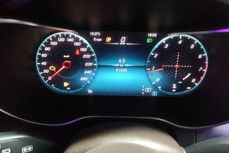 Used Mercedes-Benz GLC 2021 GLC 260 L 4MATIC Luxury Model Instrument Cluster