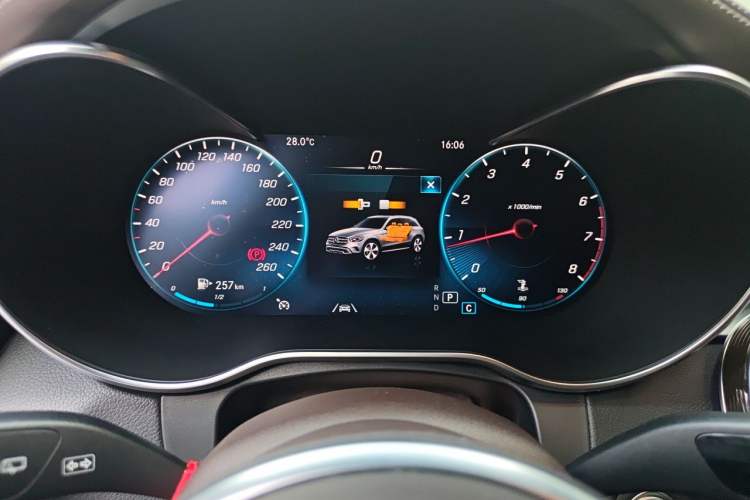 Used Mercedes-Benz GLC 2021 GLC 300 L 4MATIC Dynamic Model Instrument Cluster