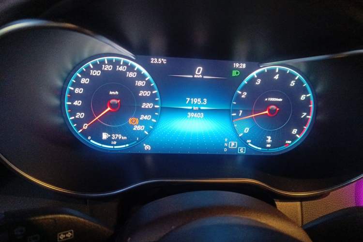 Used Mercedes-Benz GLC 2021 GLC 260 L 4MATIC Luxury Model Instrument Cluster